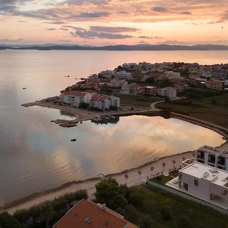 Salis 度假居 Sukošan